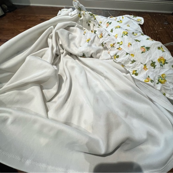 Altar’d State fruit print Dress Size M. Excellent condition tie front or back - Picture 9 of 10